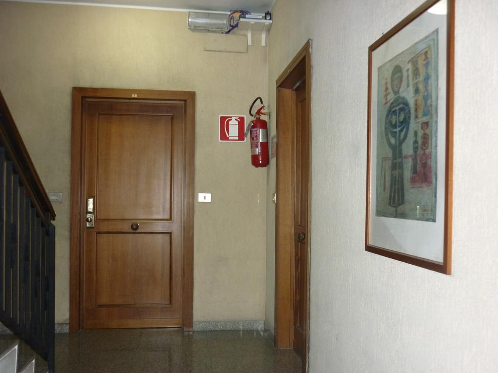 Eur Nir Residence Roma Esterno foto